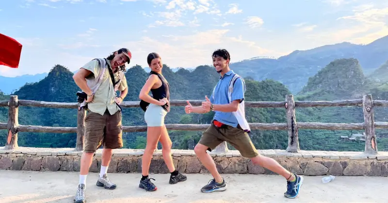 3 happy tourists flipside adventures where in vietnam