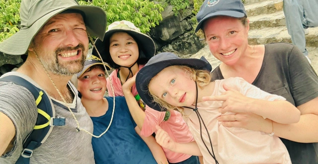 happy family chomchom travel