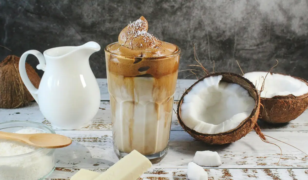 cà phê dừa ☕ Bold Brews A guide to must-try Vietnamese Coffees body