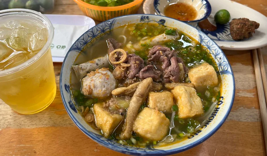 Bún riêu Cô Hương Béo